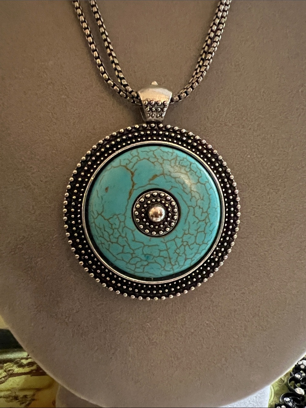 paparazzi Turquoise Round Statement Pendant Necklace - Silver Tone